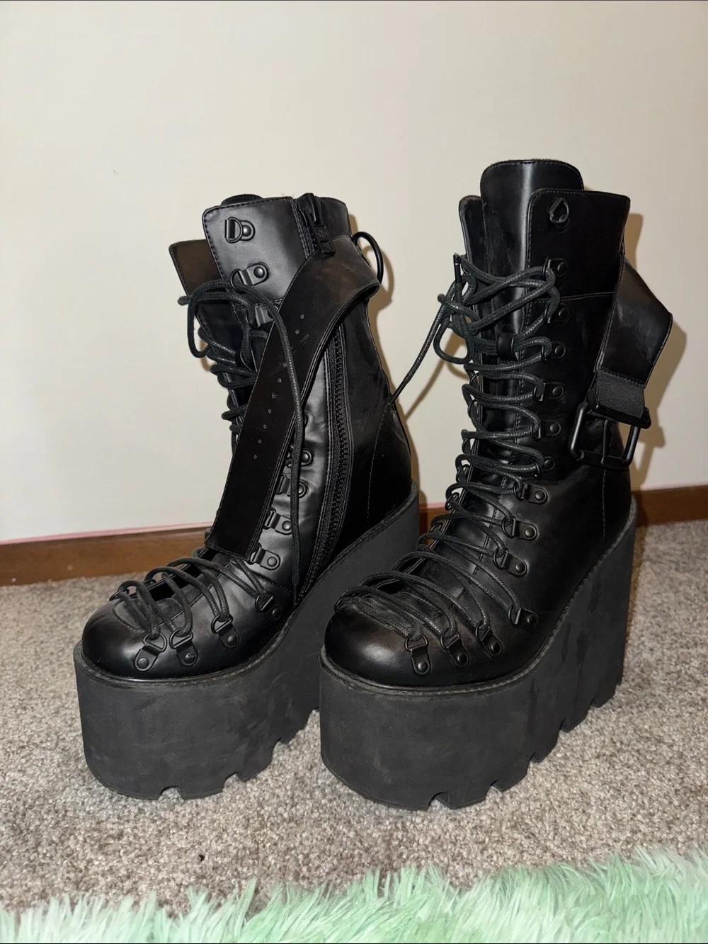 Club Exx edgy black